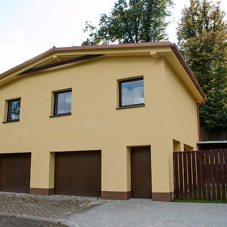 Apartmany Nad Parkem Броумов Экстерьер фото