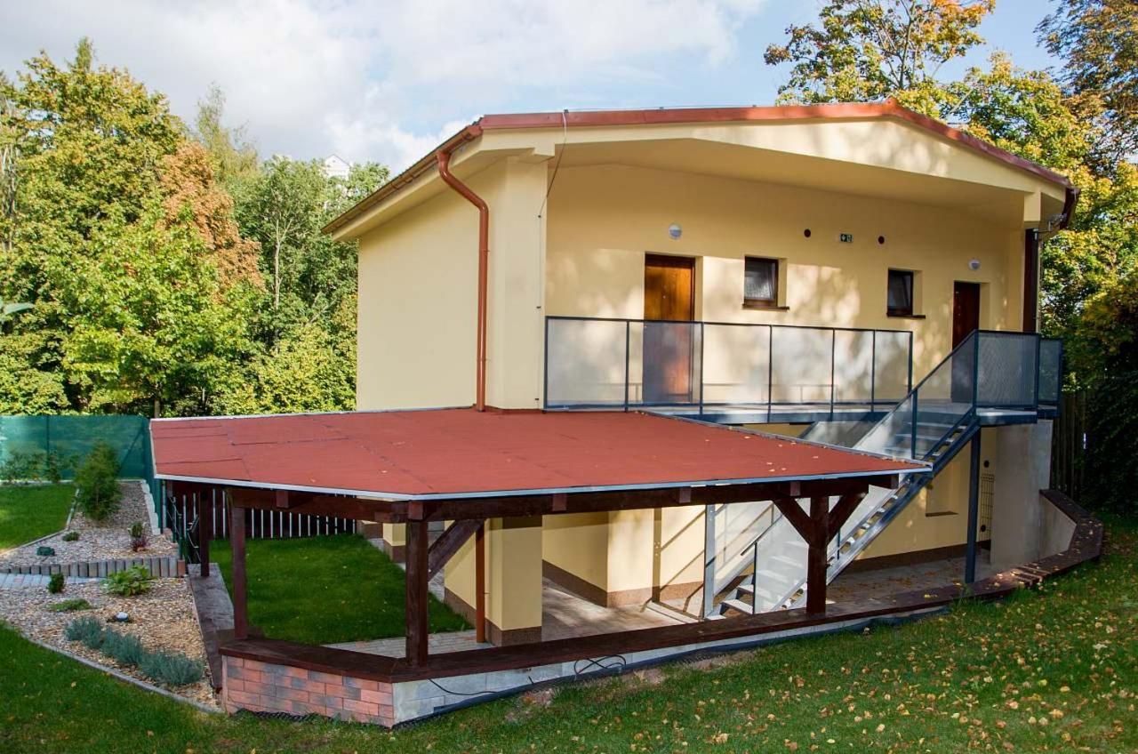 Apartmany Nad Parkem Броумов Экстерьер фото