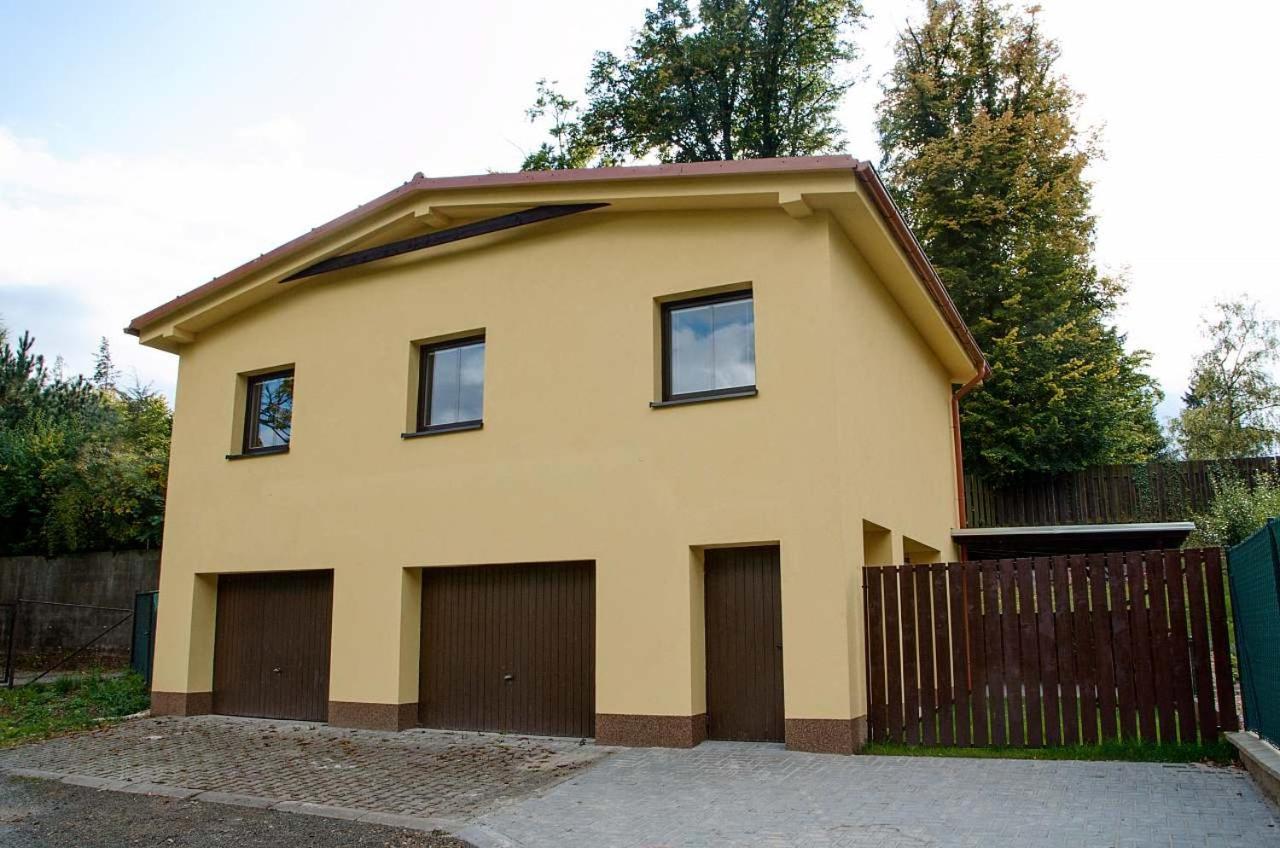 Apartmany Nad Parkem Броумов Экстерьер фото