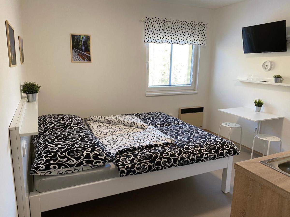 Apartmany Nad Parkem Броумов Экстерьер фото